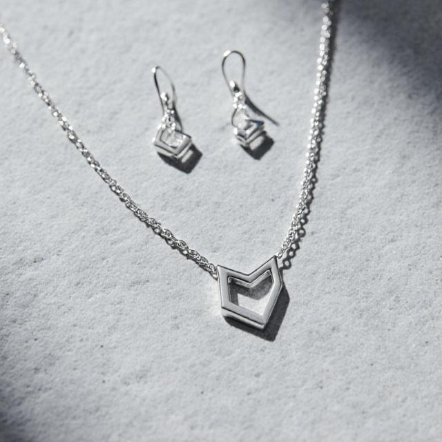 Joyas minimalistas de plata
